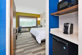 Hotel Holiday Inn Express & Suites Milan – Sandusky Area photo 3