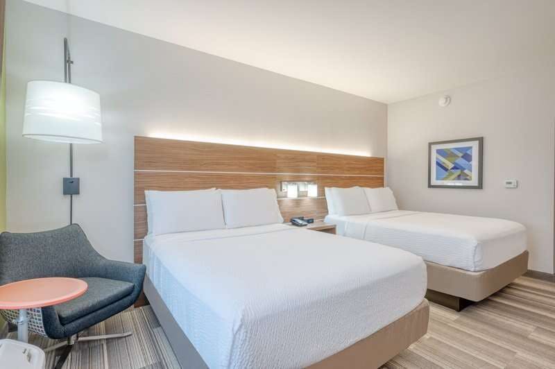 Hotel Holiday Inn Express & Suites St. Louis Chesterfield photo 5