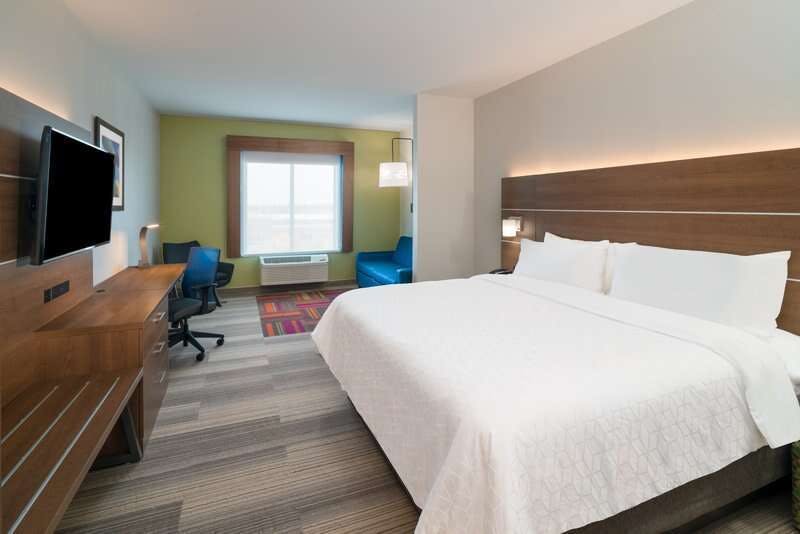 Hotel Holiday Inn Express & Suites St Peters photo 2