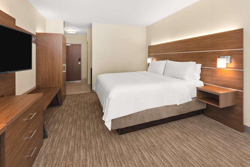 Hotel Holiday Inn Express & Suites Suisun City photo 3