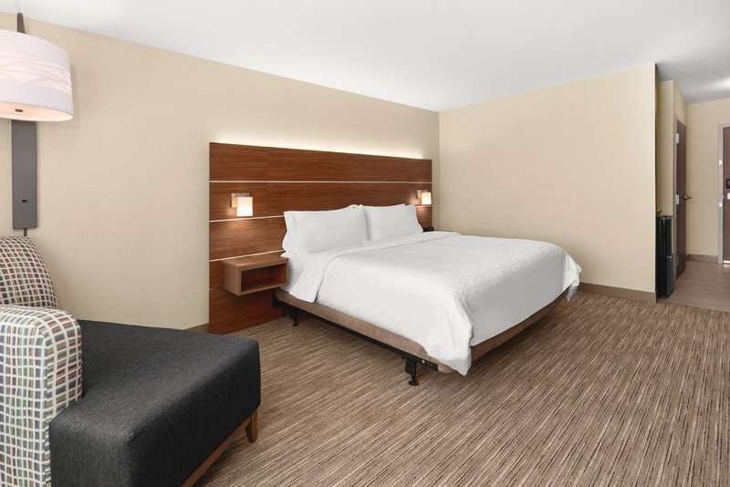 Hotel Holiday Inn Express & Suites Suisun City photo 4