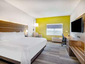 Hotel Holiday Inn Express & Suites Ruskin Sun City photo 2