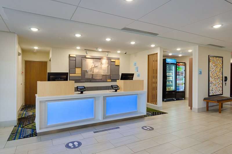 Hotel Holiday Inn Express & Suites Abingdon photo 3