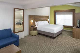 Hotel Holiday Inn Express & Suites White River Junction photo 1