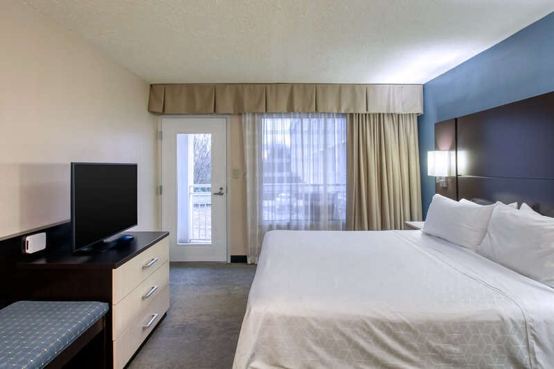 Hotel Holiday Inn & Suites Atlanta Airport North photo 2