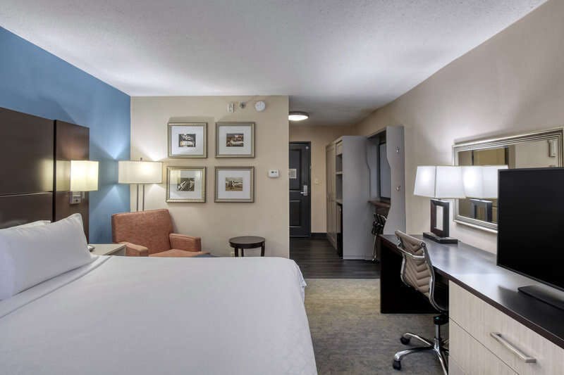 Hotel Holiday Inn & Suites Atlanta Airport North photo 5