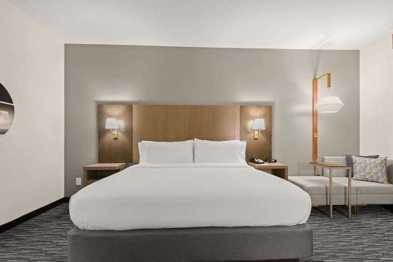 Hotel Holiday Inn GONZALES photo 1