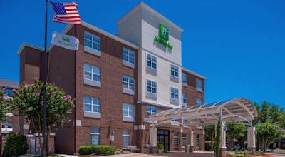 Holiday Inn & Suites Dallas Addison