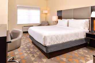 Hotel Holiday Inn & Suites Dallas Addison photo 3