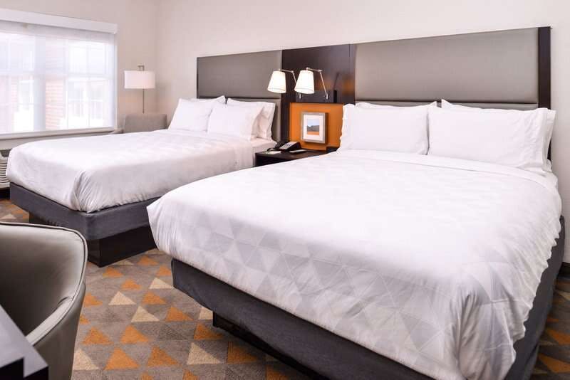 Hotel Holiday Inn & Suites Dallas Addison photo 4