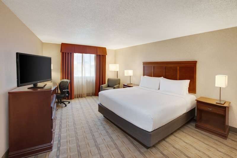 Hotel Holiday Inn Dallas Market Center photo 2