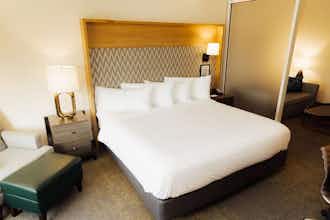 Hotel Holiday Inn & Suites Hopkinsville Convention Ctr photo 2