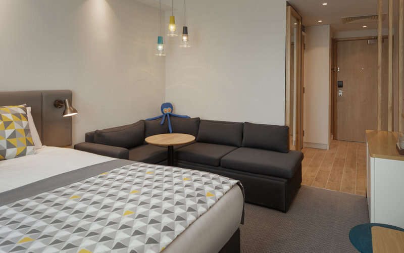 Hotel Holiday Inn London Heathrow Bath Road photo 3