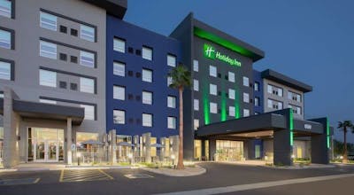 Holiday Inn Glendale Stadium & Ent Dist