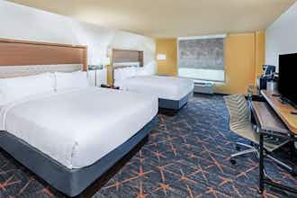 Hotel Holiday Inn & Suites Tulsa South photo 2