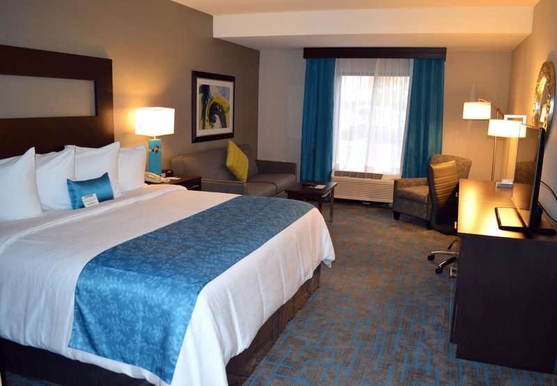 Hotel Holiday Inn & Suites Syracuse Airport Liverpool photo 4
