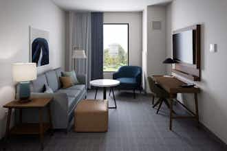 Hotel Staybridge Suites Iowa City Coralville photo 5
