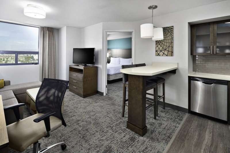 Hotel Staybridge Suites Irvine John Wayne Airport photo 5