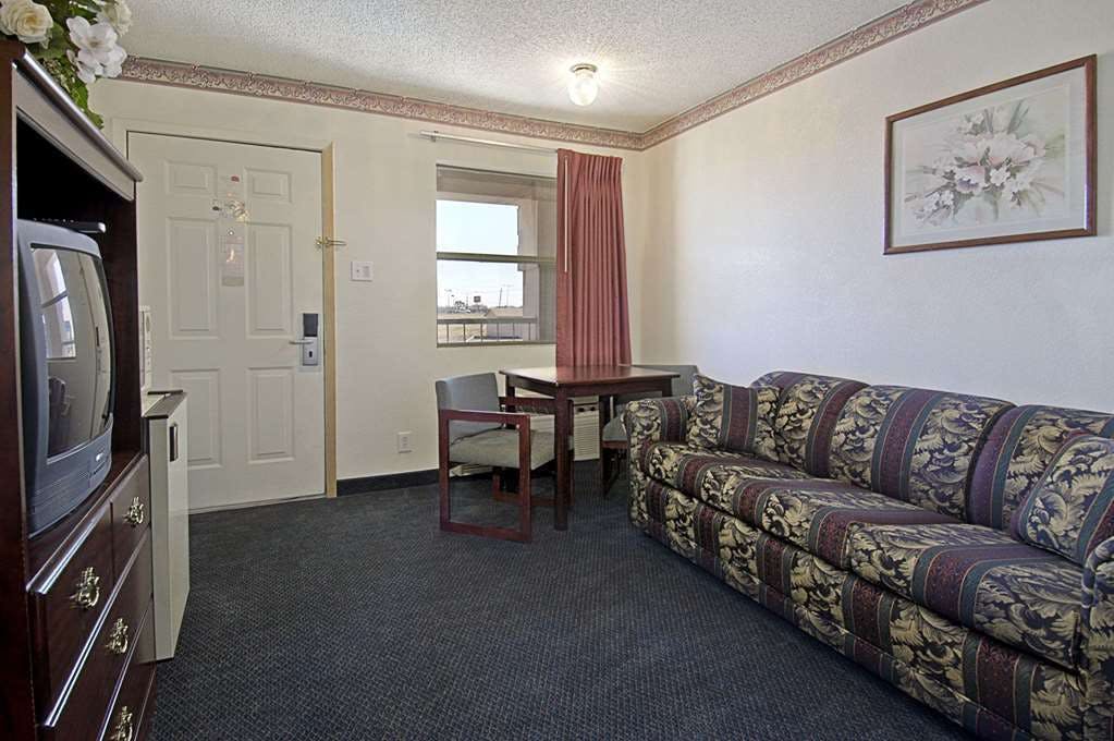 Hotel Super 8 by Wyndham Wichita Falls photo 3
