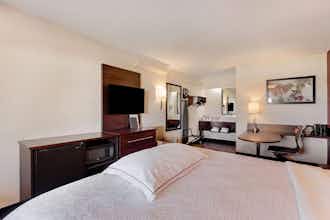 Hotel Super 8 Deerfield/Northbrook photo 3