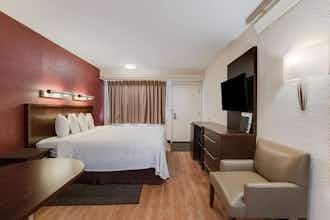 Hotel Super 8 Deerfield/Northbrook photo 4
