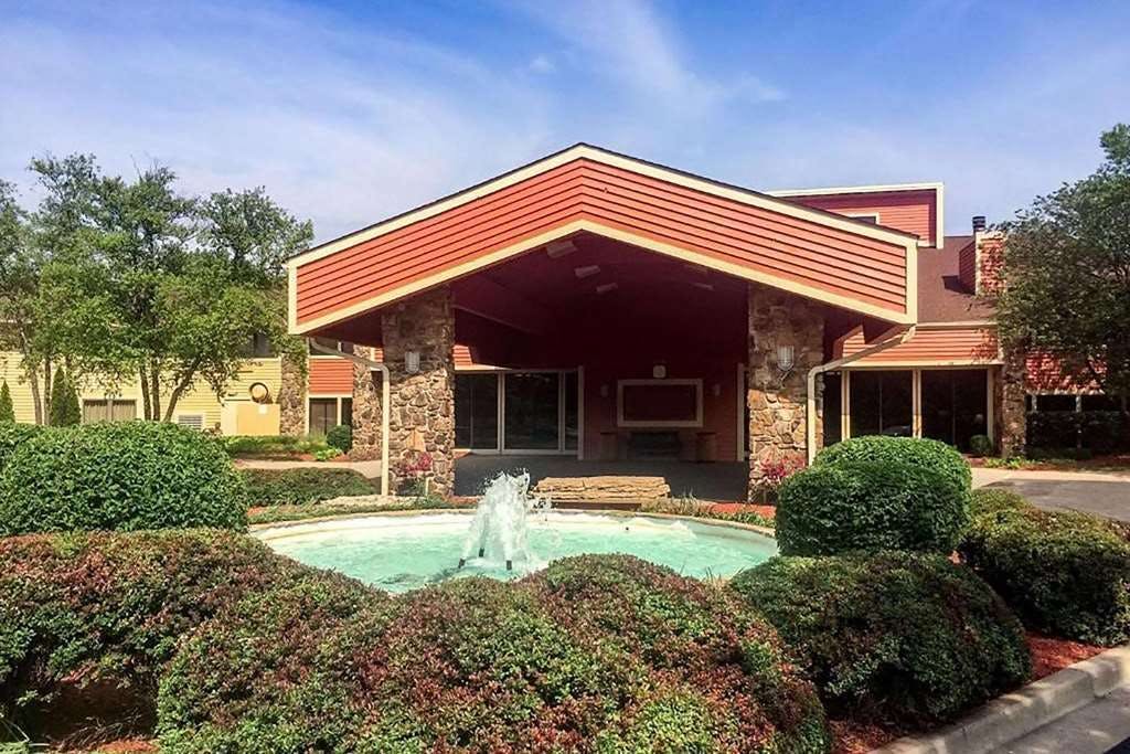 Howard Johnson by Wyndham Merrillville