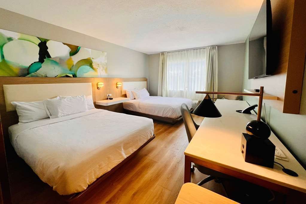 Hotel Wyndham Garden Louisville KY photo 5