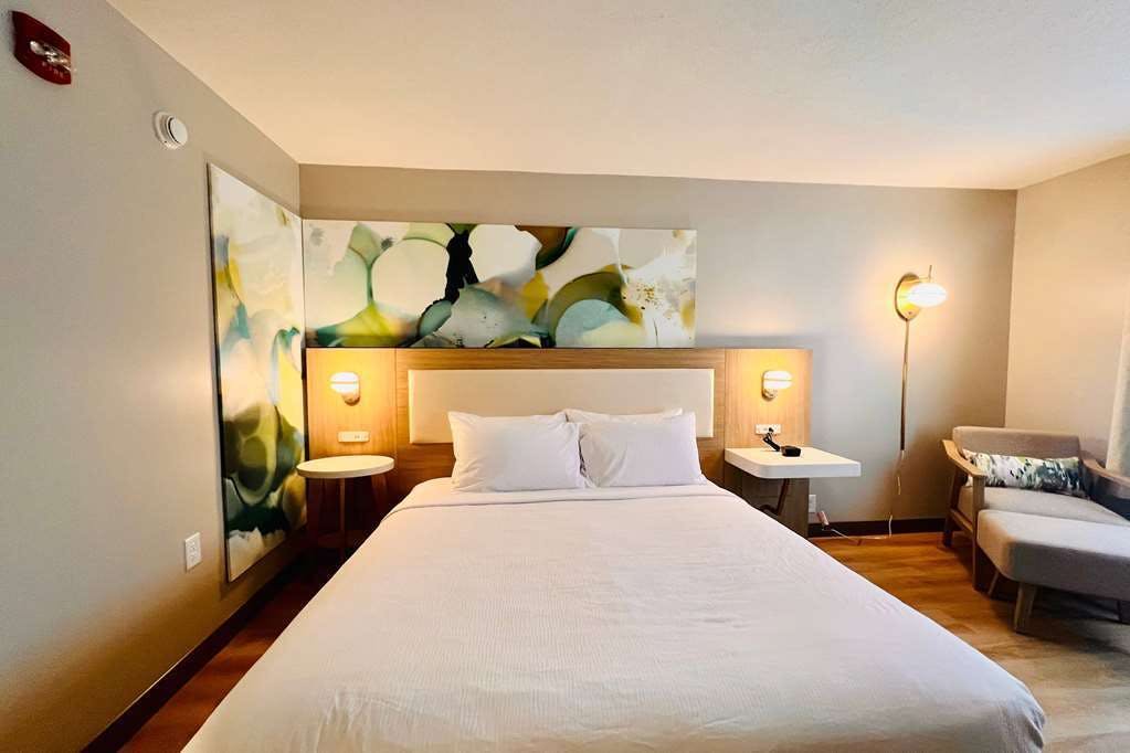 Hotel Wyndham Garden Louisville KY photo 1