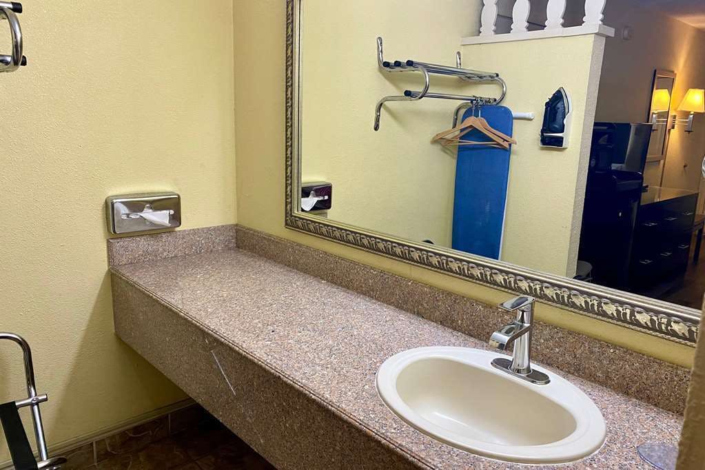 Hotel Super 8 Albuquerque Downtown photo 5