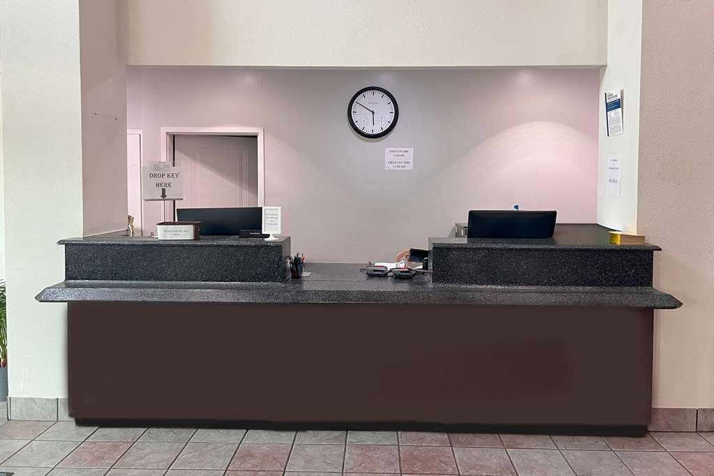 Hotel Baymont by Wyndham Kingdom City photo 5