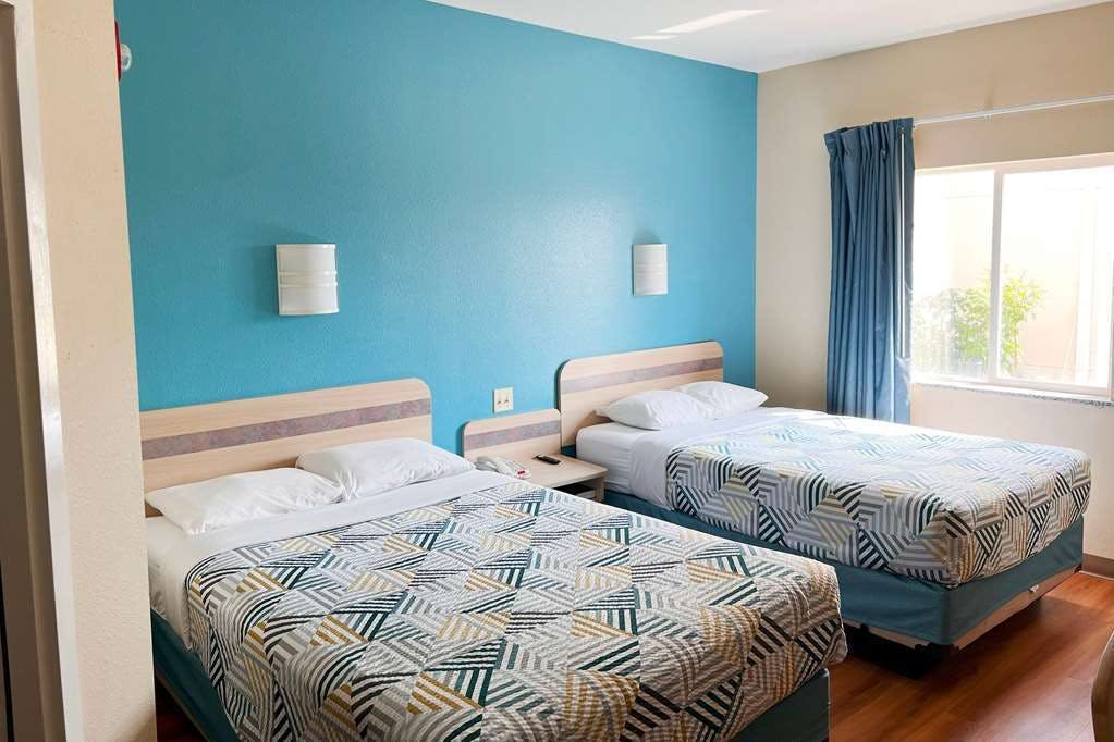 Hotel Baymont by Wyndham Kingdom City photo 3