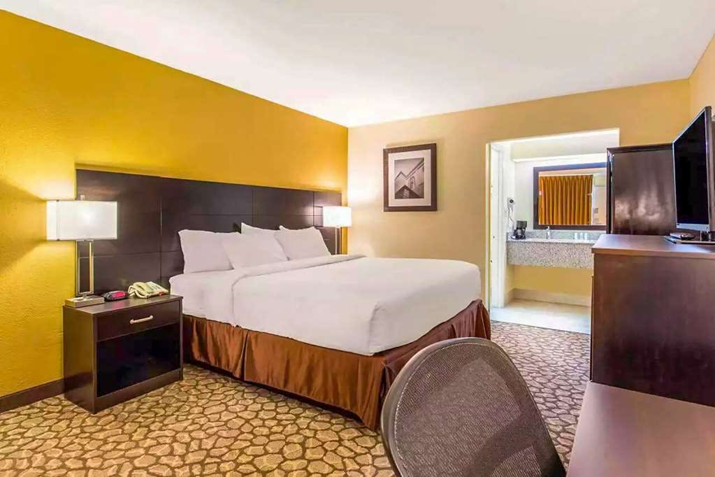 Hotel Ramada Santee I-95 photo 1