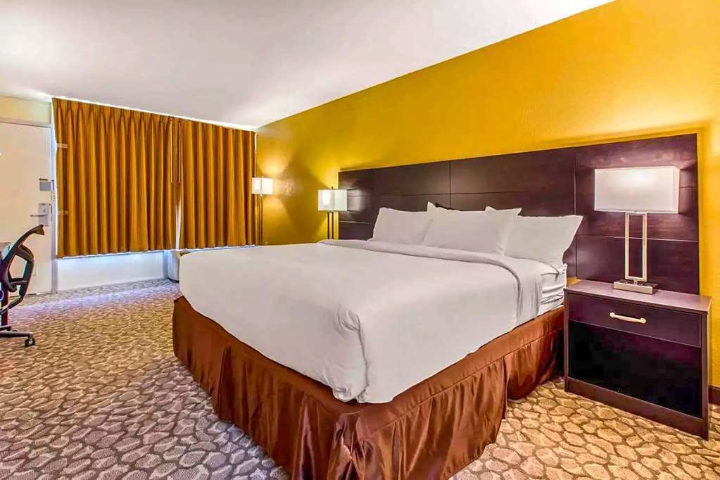 Hotel Ramada Santee I-95 photo 2