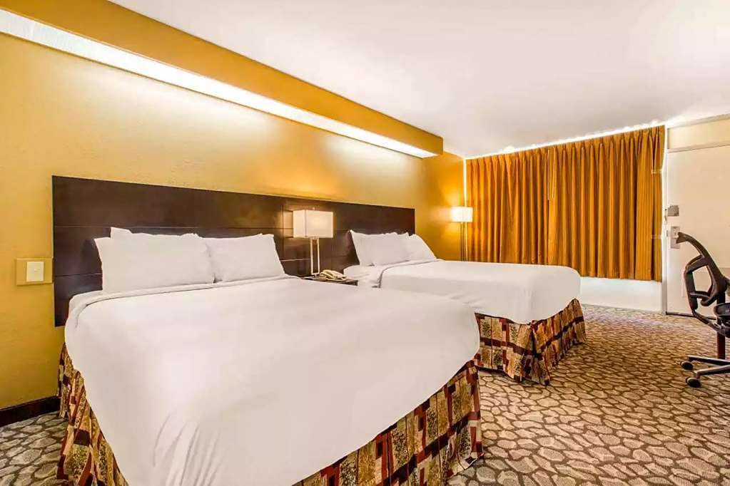 Hotel Ramada Santee I-95 photo 4