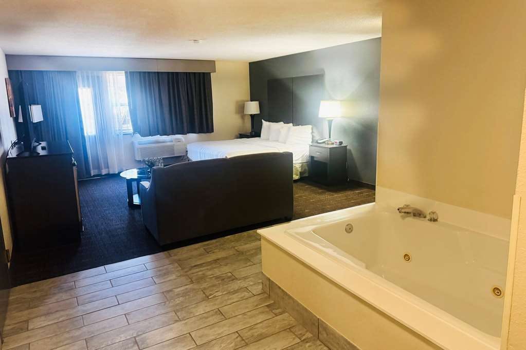 Hotel Baymont by Wyndham Chester IL photo 4