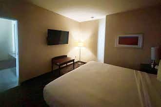 Hotel Wyndham Garden Lancaster CA photo 4