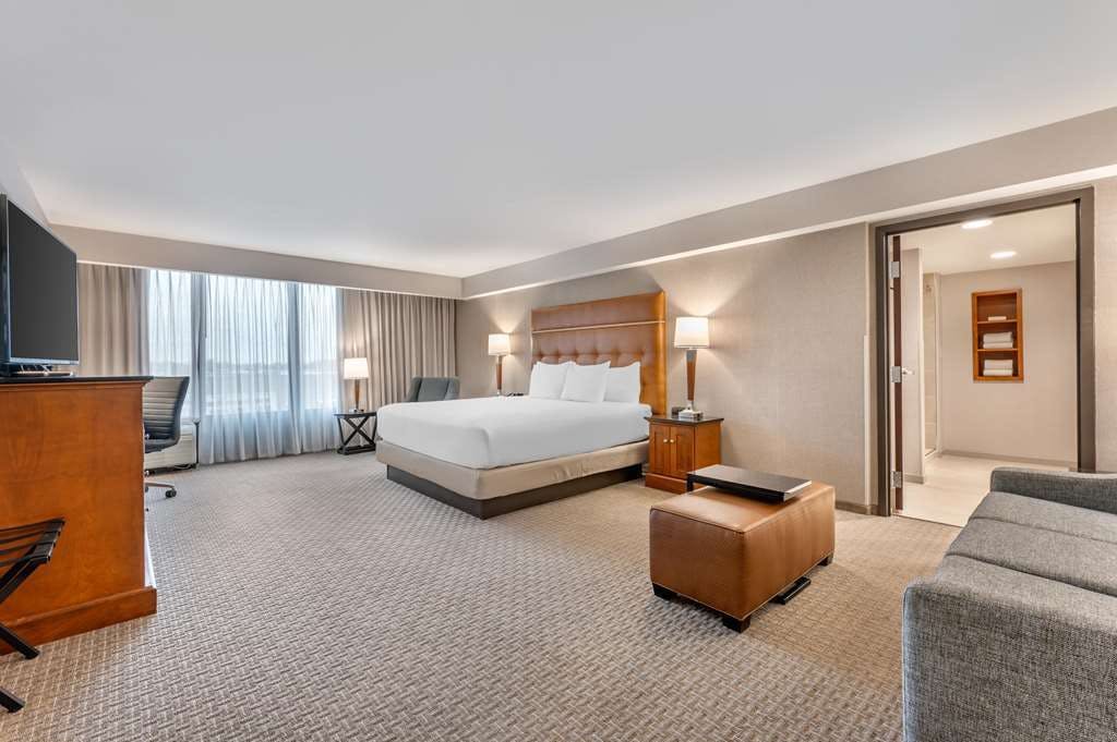 Hotel Drury Inn and Suites Champaign photo 4