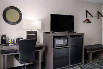 Hotel Baymont Liberty MO photo 5