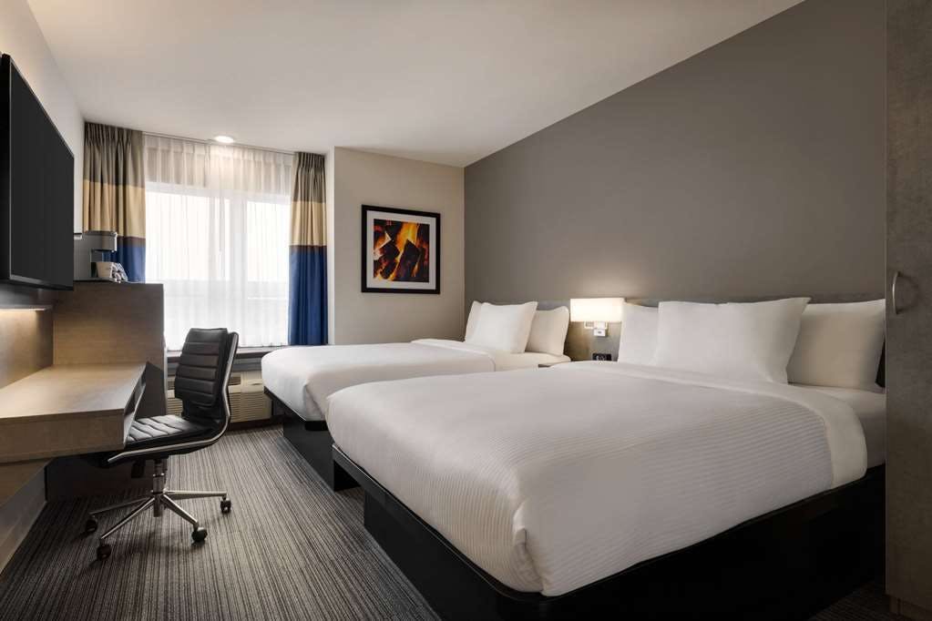 Hotel Microtel Inn & Suites by Wyndham Boisbriand photo 4