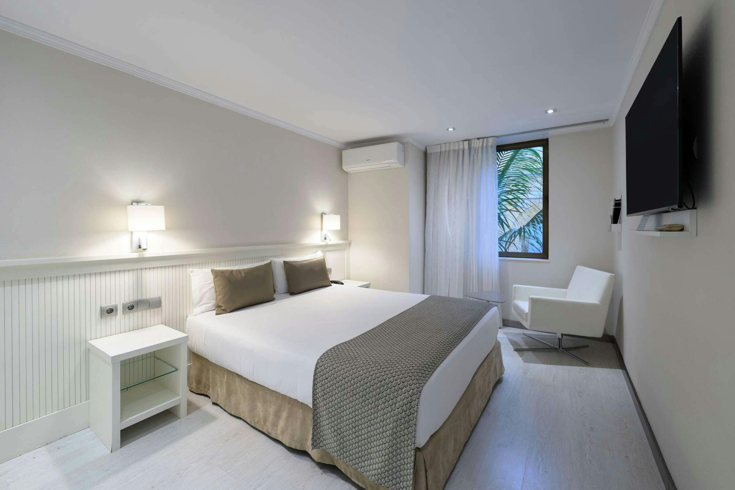 Hotel Catalonia Roma photo 1