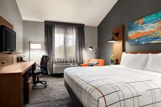 Hotel La Quinta Inn & Suites by Wyndham Salem OR photo 5