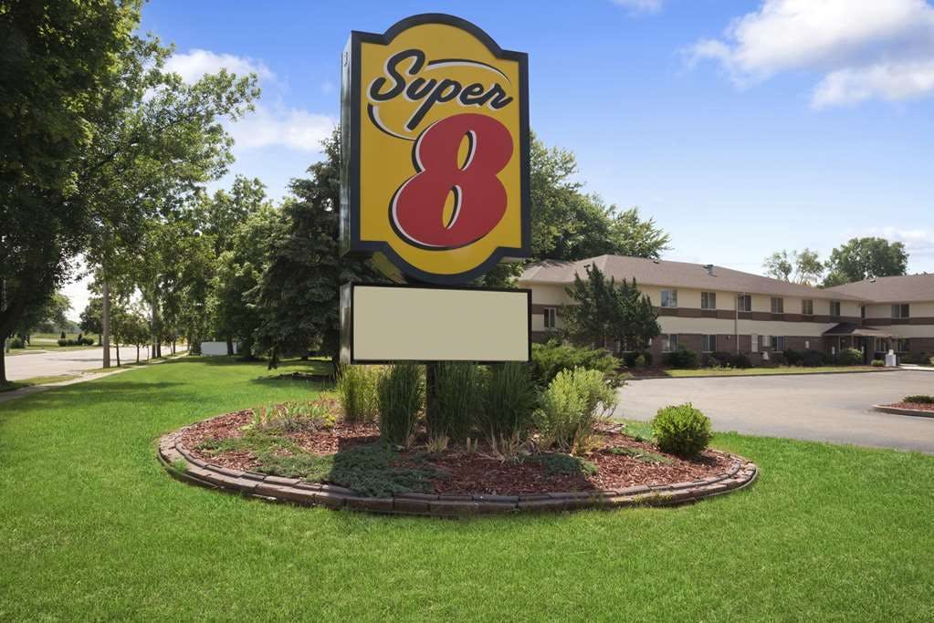 Super 8 Whitewater WI