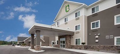 Little Crow Hotel Cnfr Trdmk