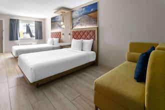 Hotel The Vibes Hotel Trademark Coll photo 3