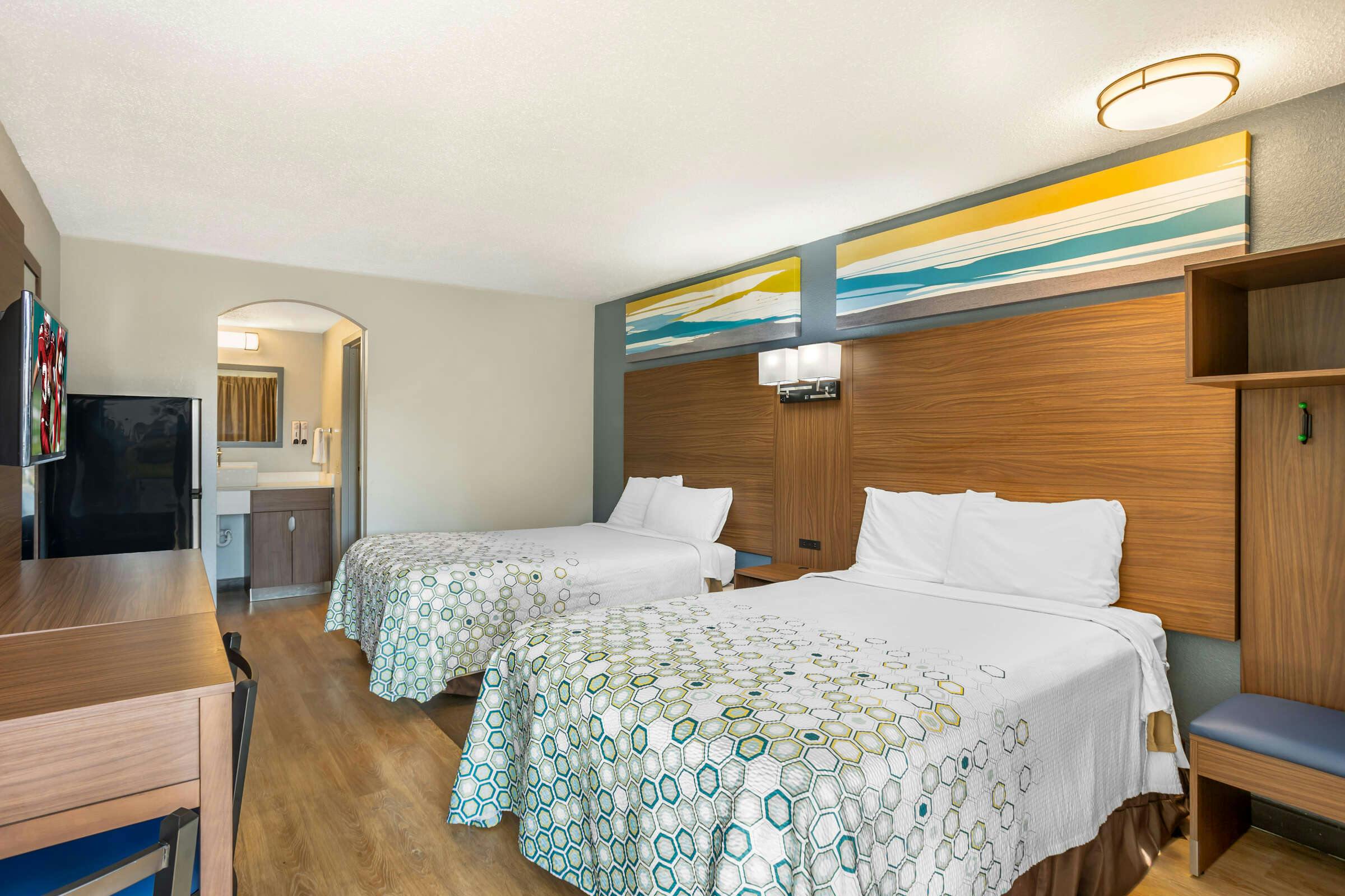 Hotel HomeTowne Studios Lancaster photo 3