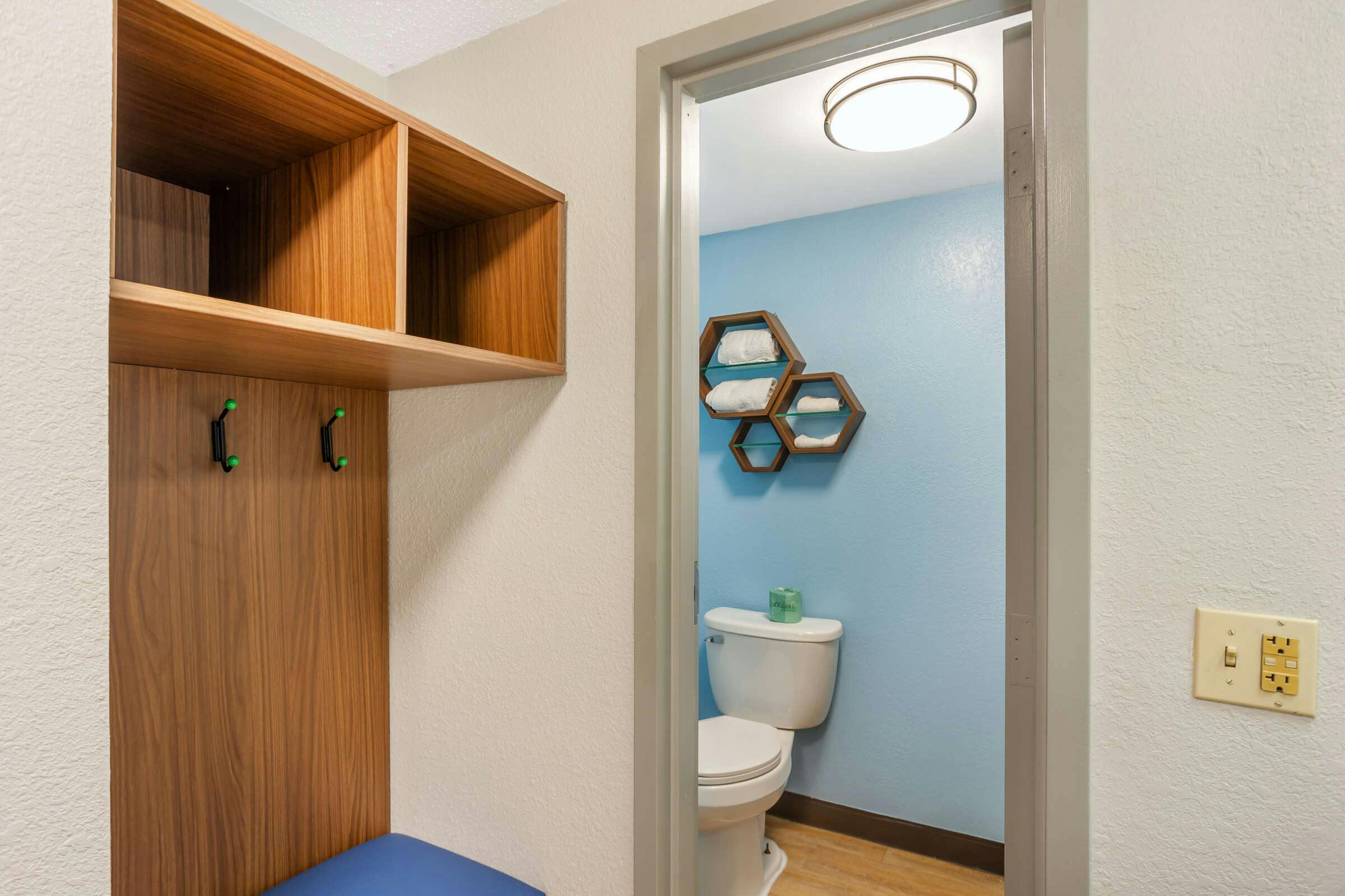 Hotel HomeTowne Studios Lancaster photo 5