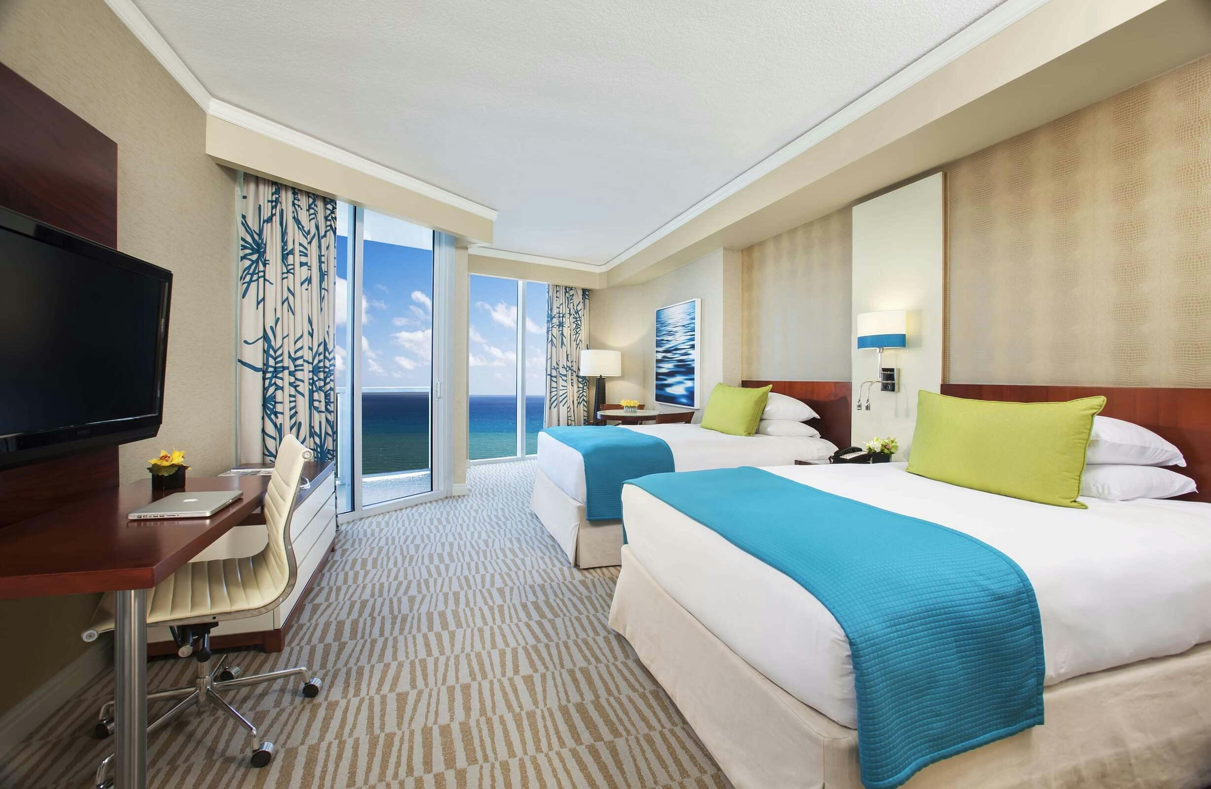 Hotel Trump International Beach Resort photo 1