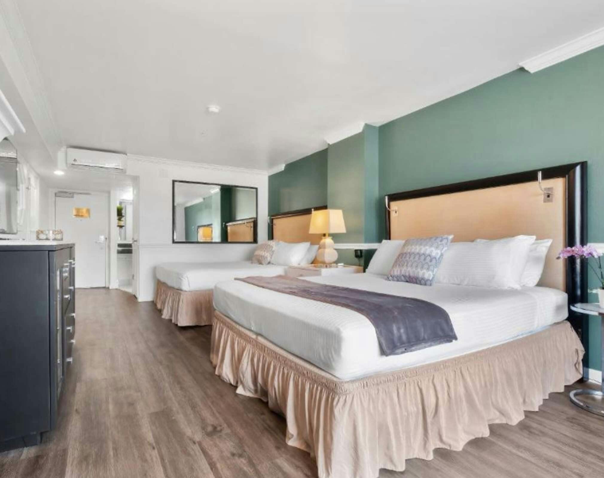 Hotel Ascot Suites photo 2