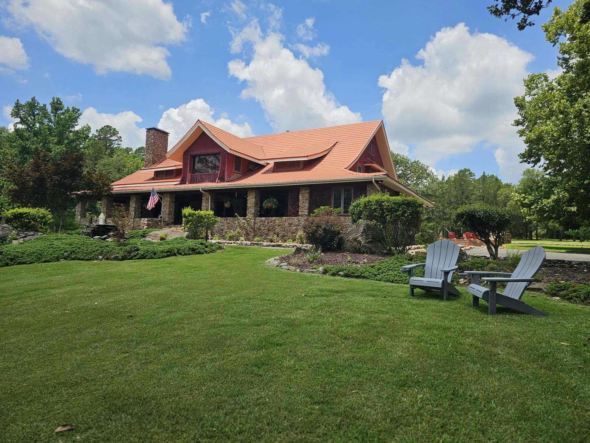 Hilltop Manor Bed and Breakfast