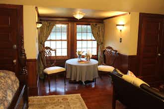 Hotel Hilltop Manor Bed and Breakfast photo 2